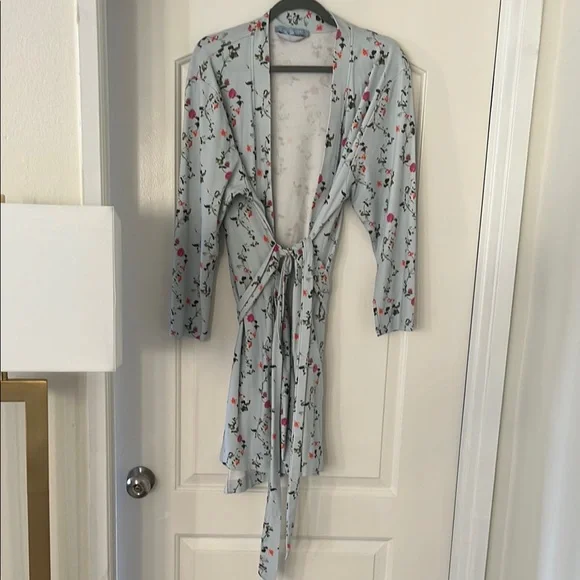 Hill House The Drew Robe in Pond Floral - Picture 3 of 9